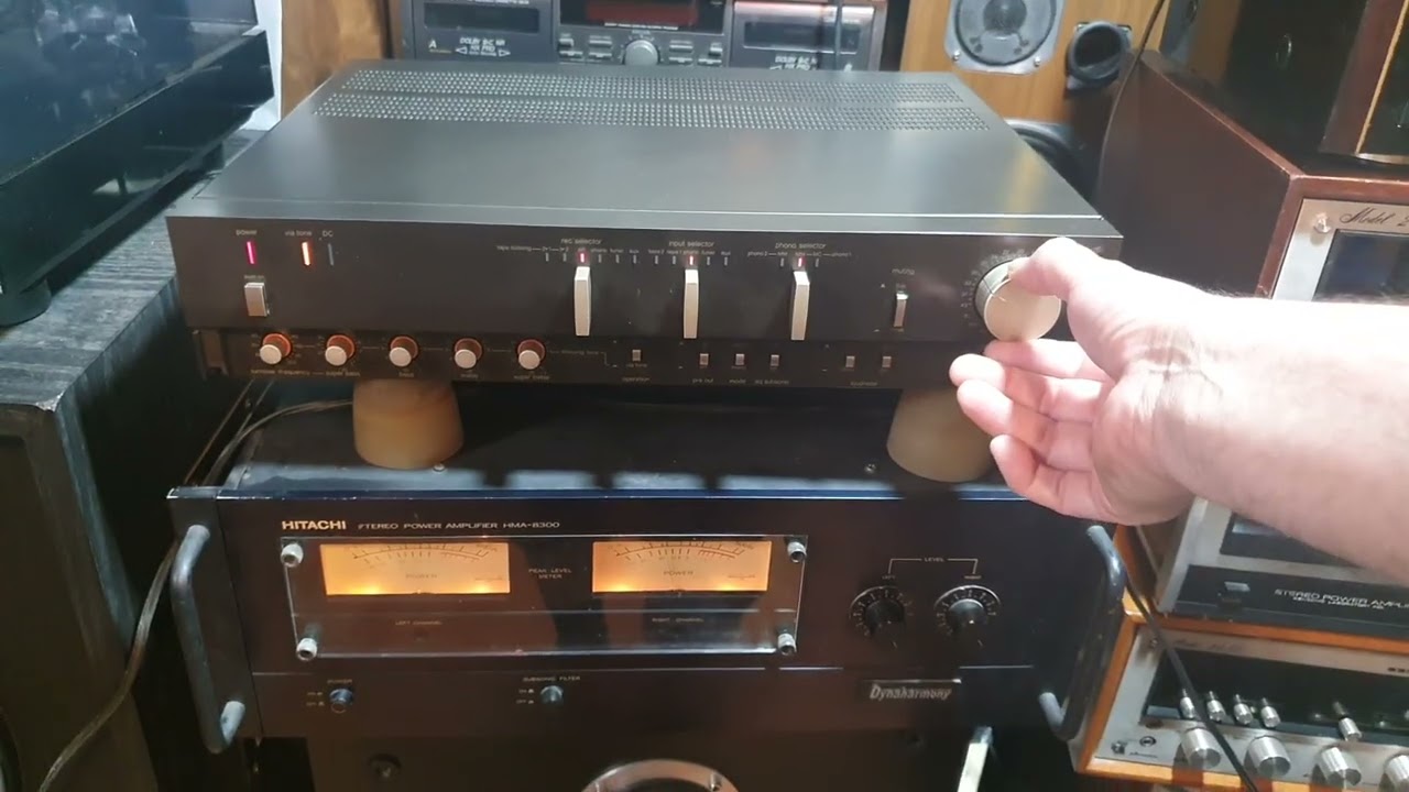 Предусилитель TECHNICS SU-A4 TOP HIEND, усилитель HITACHI HMA 8300 TOP, акустические системы FISH...