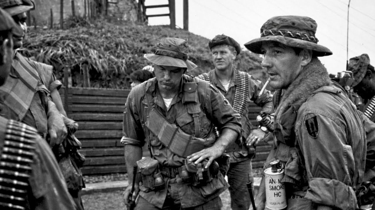 « Ne Touchez Pas À Leurs Couteaux » — L’Avertissement Des Marines Sur Les Raids Nocturnes Du SAS