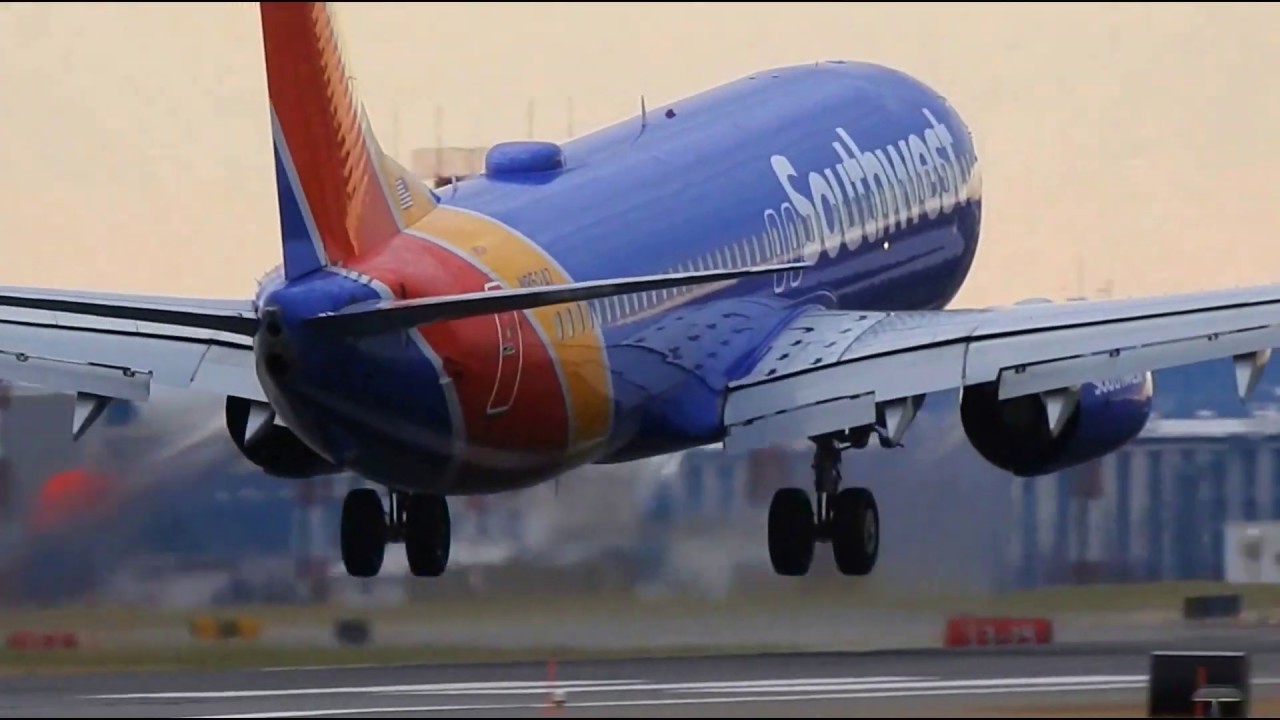 Plane Spotting at Ronald Reagan Washington National Airport: December 2018 (Part 1)