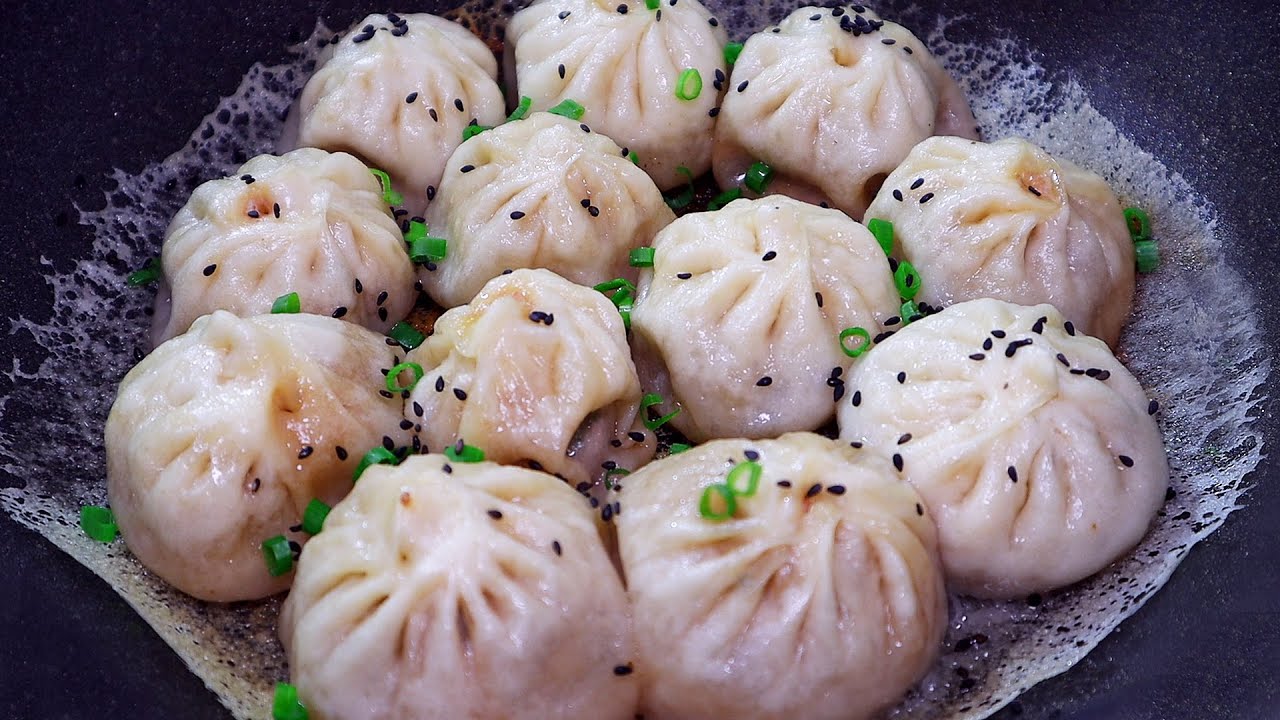 【馮小廚】一碗麵粉做25個水煎包，口感酥脆爆汁，一家七口一頓吃光光！