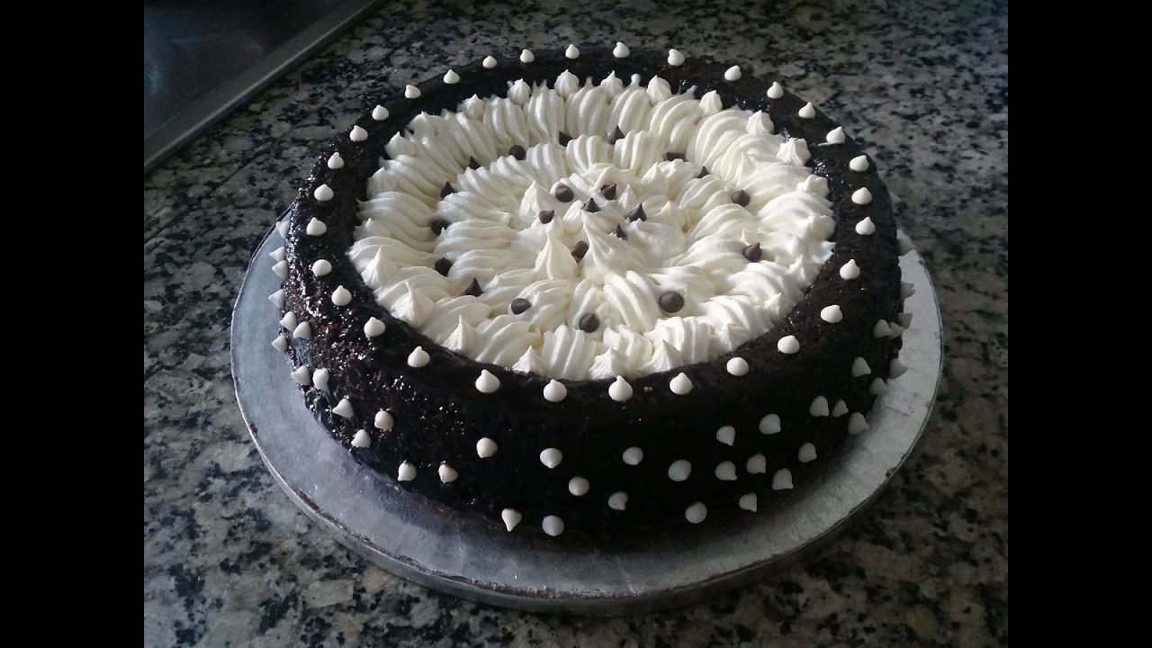 كيكة  في المول العجيب بالشوكولاته  مع اررررروع كريمة/cake moule 3ajib/