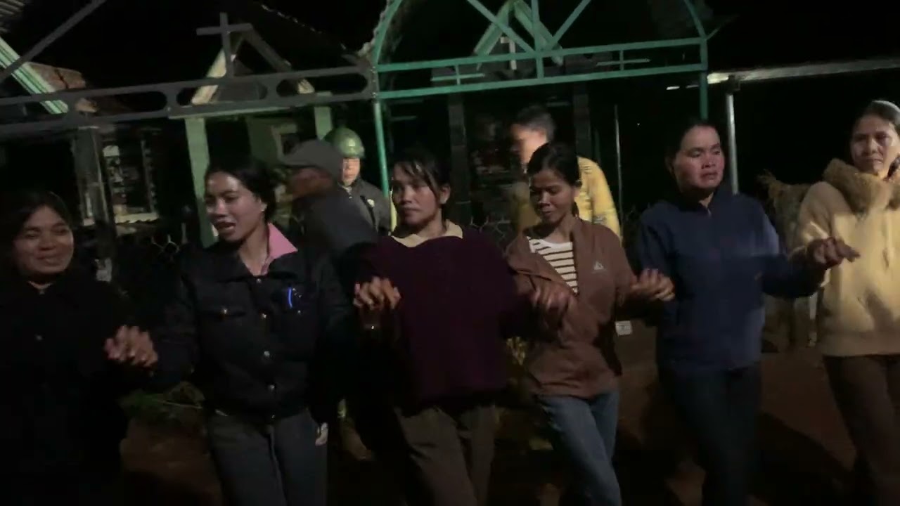 Mơ ak hroi pô thì Ploi among ia li 