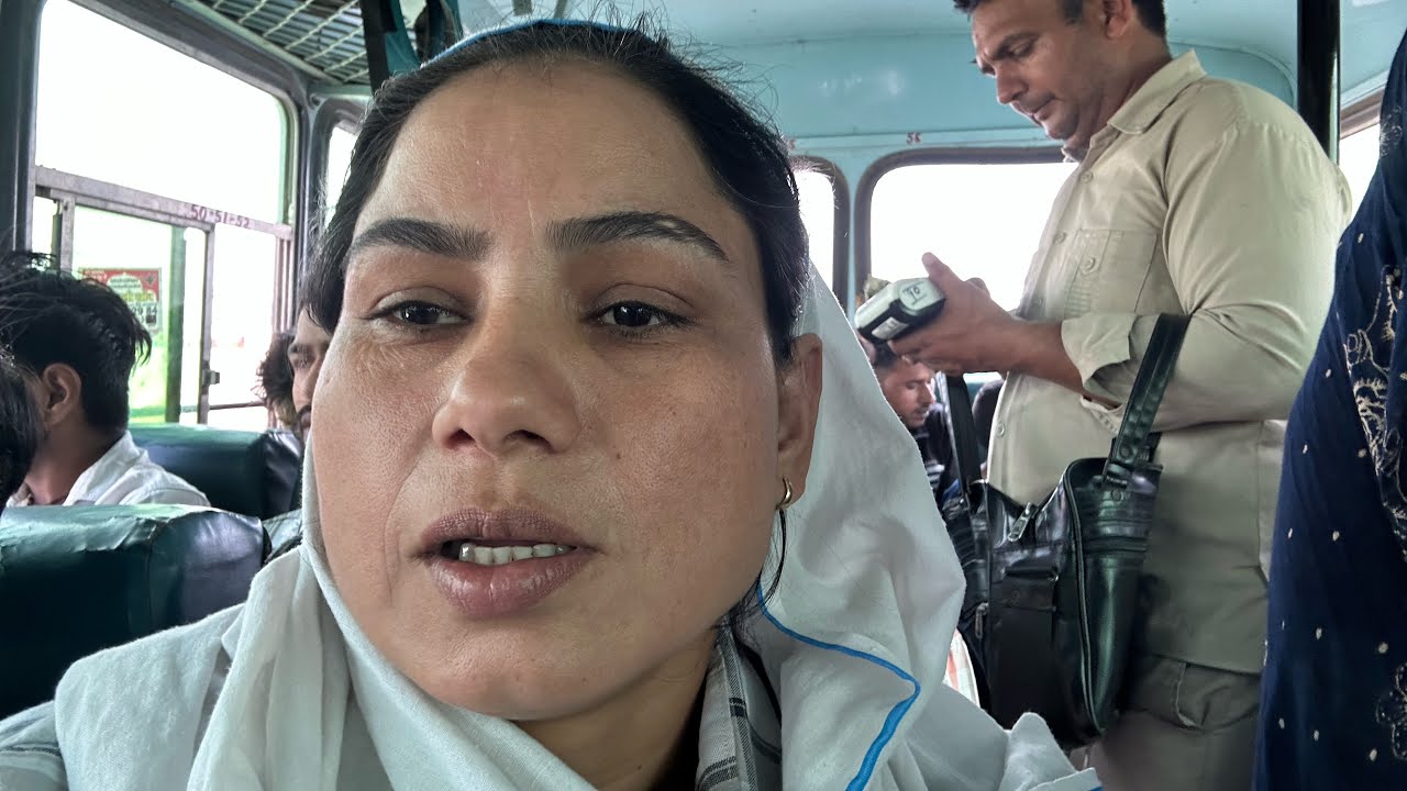 आज तो हमें घर पहुंचने में काफी बस चेंज करनी पड़ी #upsrtc  #viralreels #shortvideos