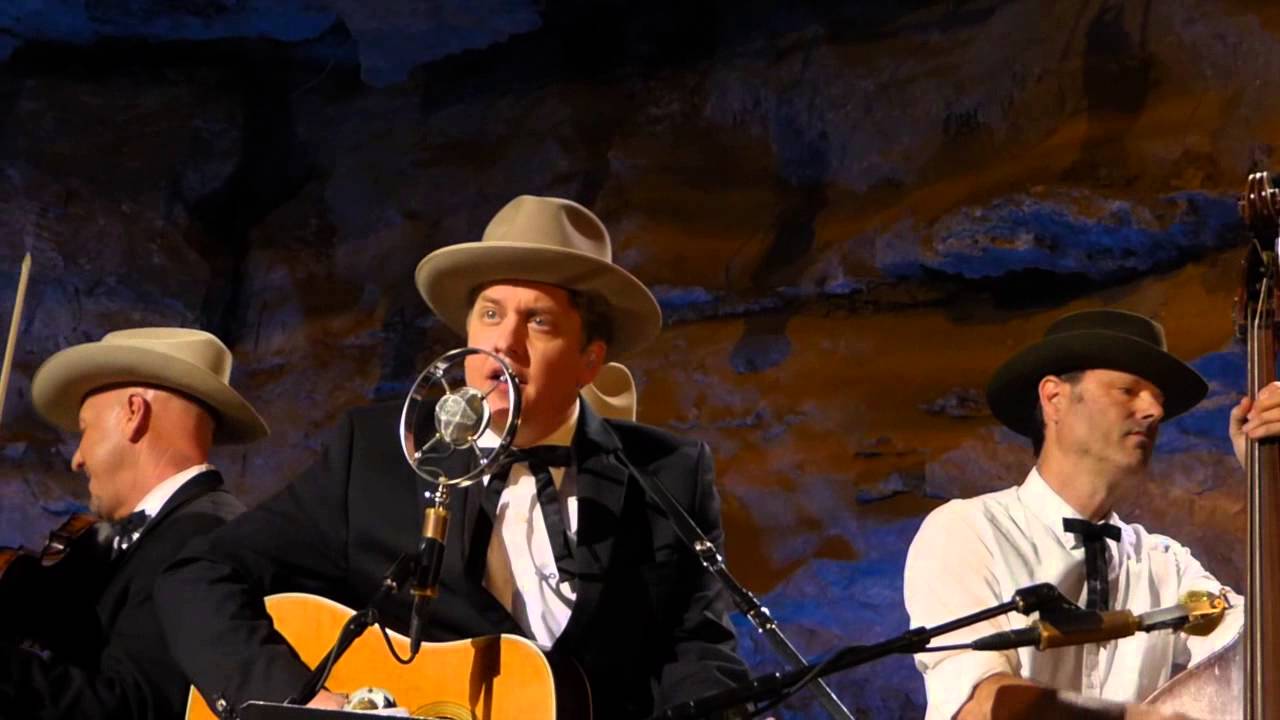 Earls of Leicester, Roll in my Sweet Baby's Arms (Bluegrass Underground)