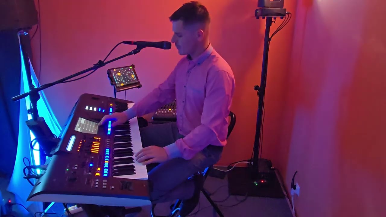 Chciałbym Ci powiedzieć ( Touch by Touch) Yamaha Genos 2 ( cover ) 