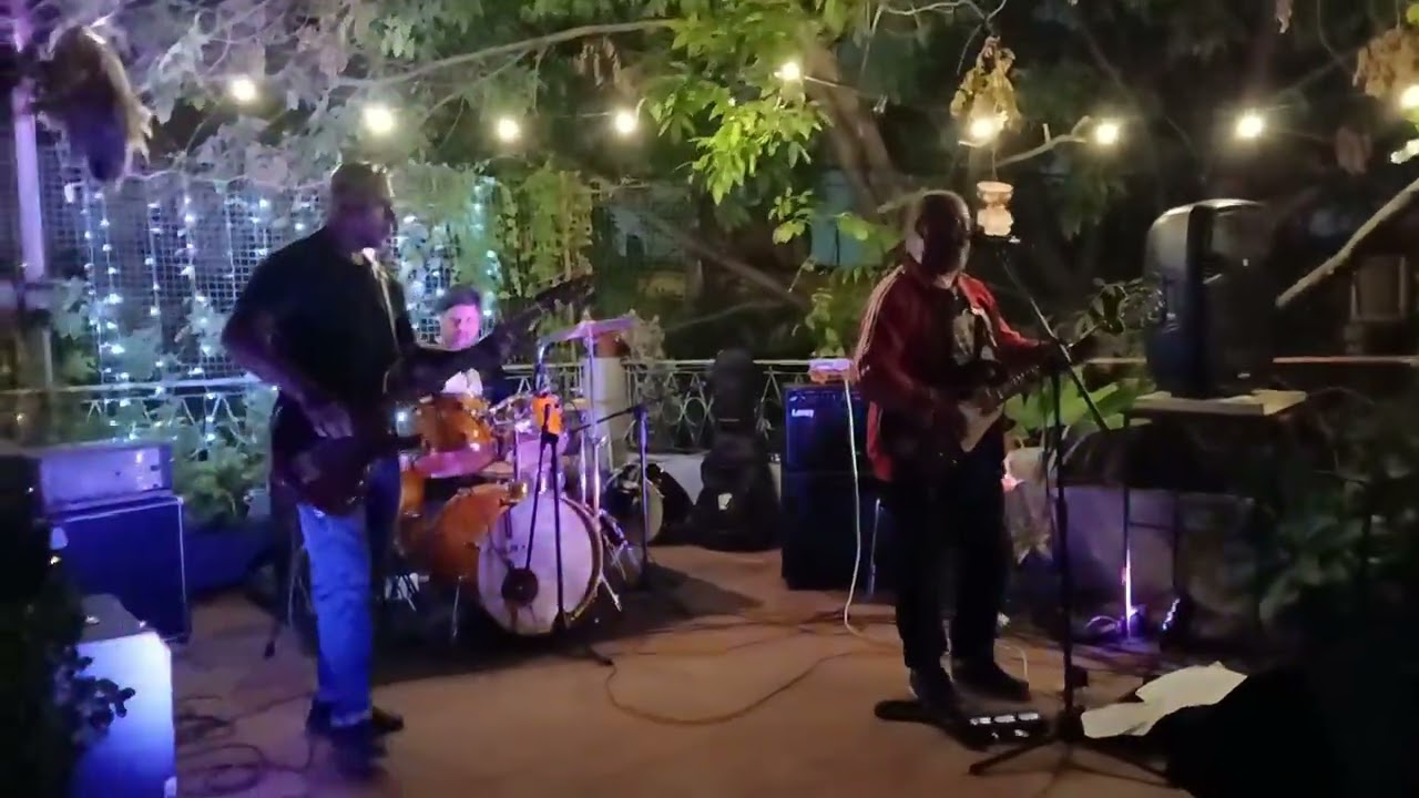 Ojonautas en @Altockecesión  cover de Riff (Sordidez)