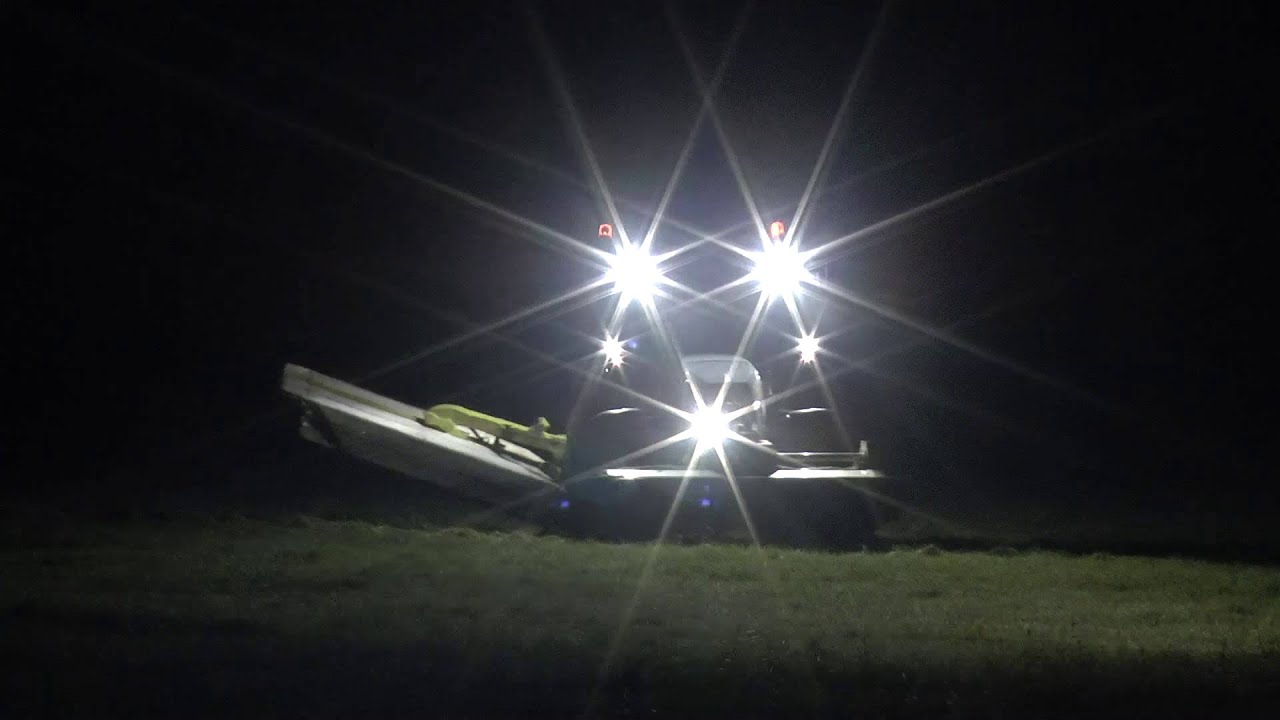 [Nacht-Special] Fendt 516 Vario am mähen