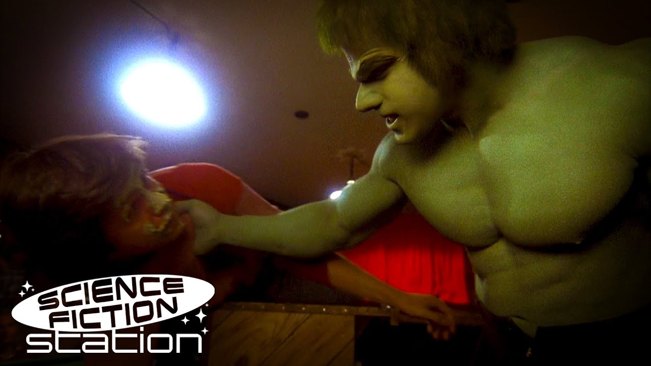 Hulk Gets Into A Bar Fight! | The Incredible Hulk | Science Fiction Station