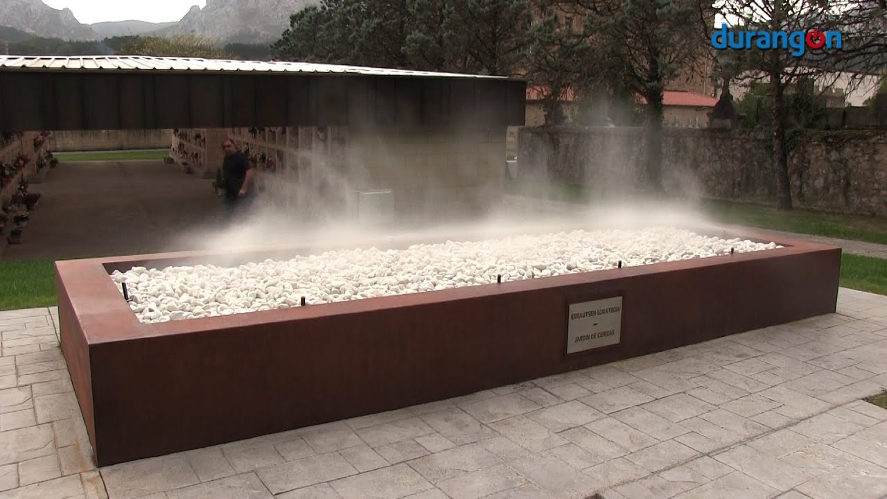 El cementerio de Abadi&ntilde;o acoge un 'jard&iacute;n de cenizas'