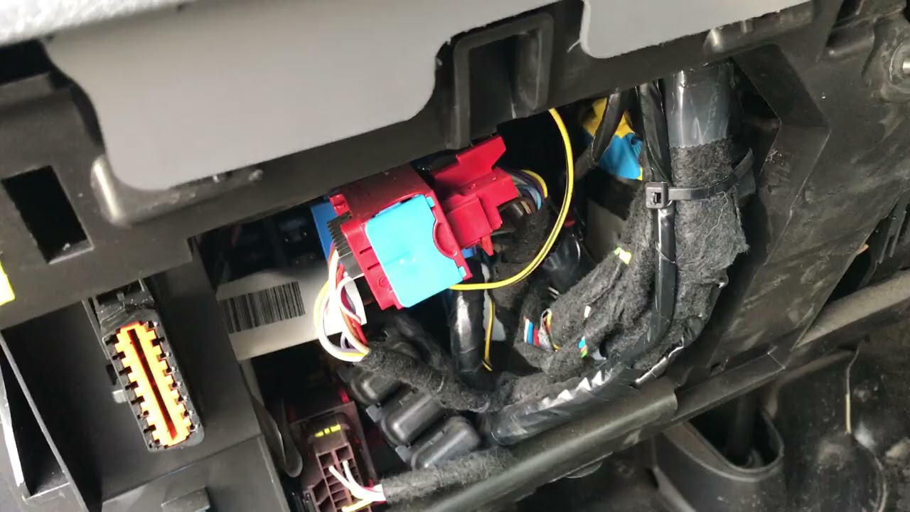 PEUGEOT EXPERT 2019 DELPHI DCM6.2 , программно убираем систему топливных присадок SCR AdBlue