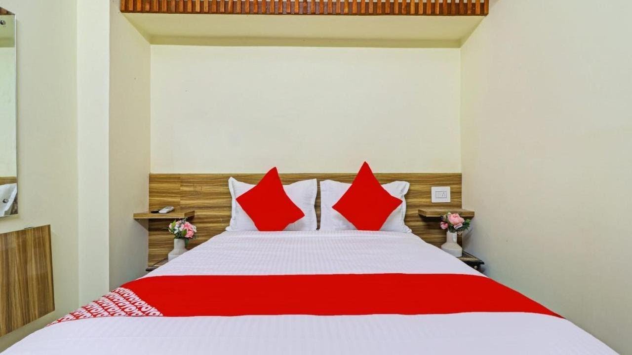 Vaccinated Staff- OYO Flagship 72003 Hotel DSR Inn, Hyderabad, India