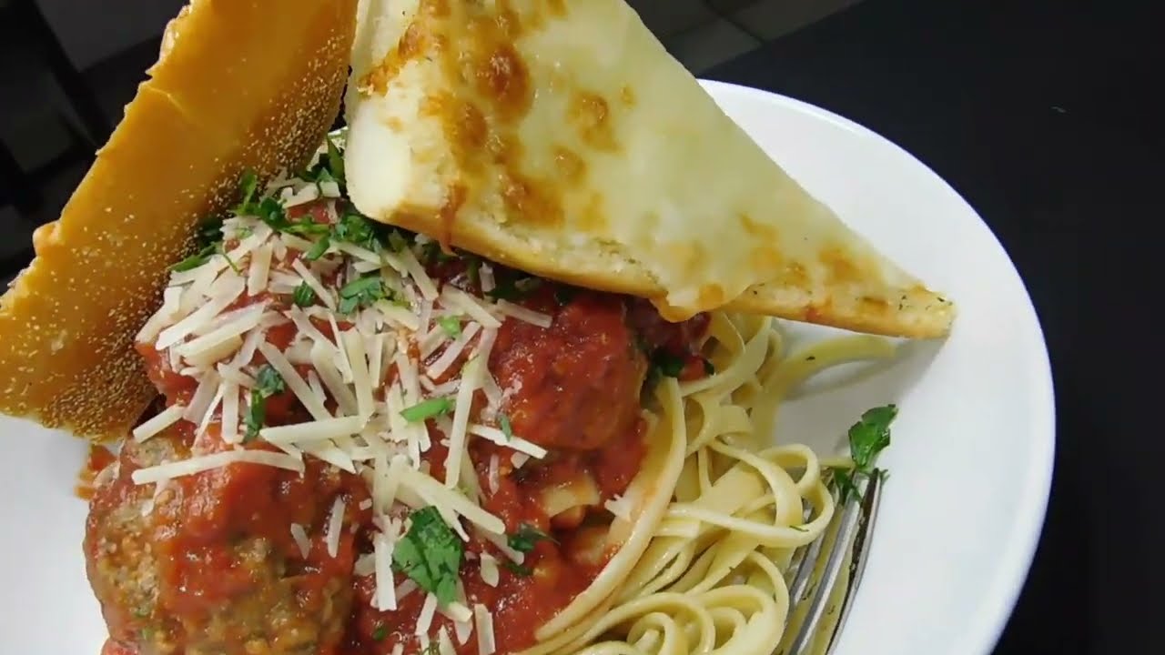 Spaghetti de la hood @snoopdogg @gordonramsay @MarthaStewart
