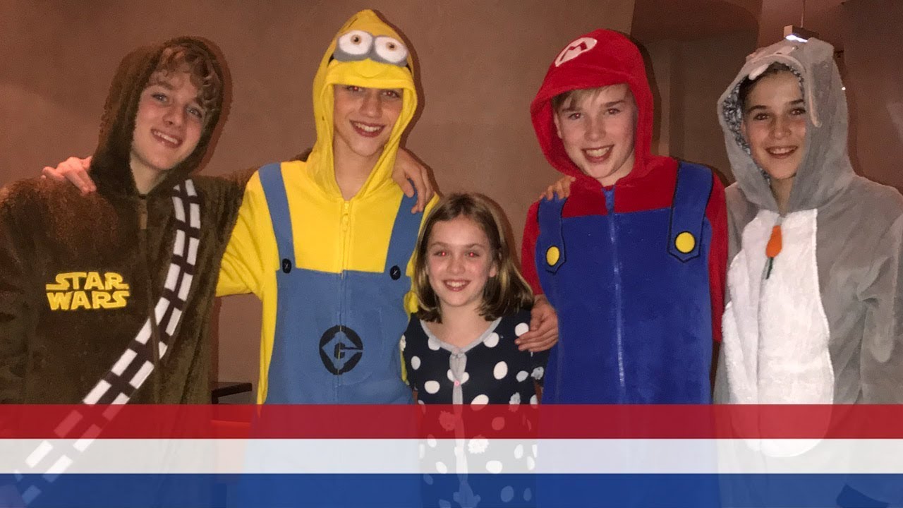 #58 HOTEL TOUR met FOURCE | JUNIORSONGFESTIVAL.NL🇳🇱