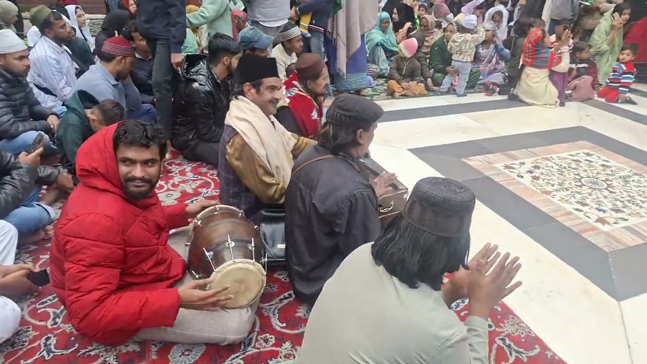 🕌✨ निज़ामुद्दीन दरगाह की पाक ज़मीन पर गूंजती रूह को छू जाने वाली सूफी कव्वाली