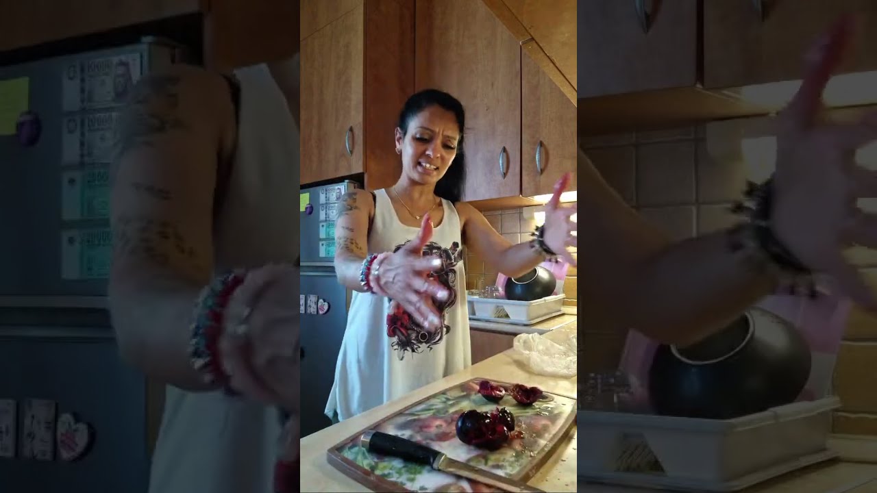 Készül a finom erdei gyümölcs leves a nagy melegekben