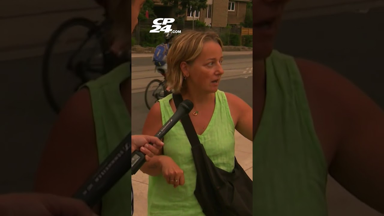 Качество воздуха в Торонто признано худшим в мире: город накрыло дымом от лесных пожаров