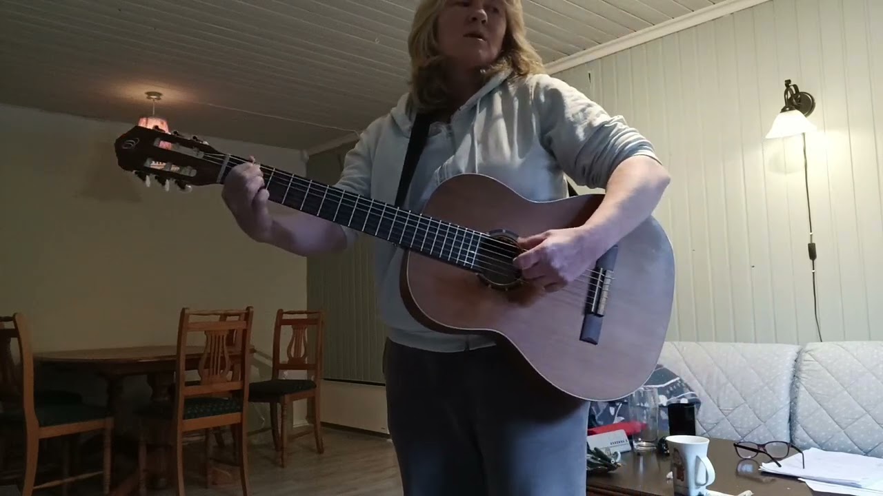 Prøver denne igjen.You love me so by Heidi Ek 