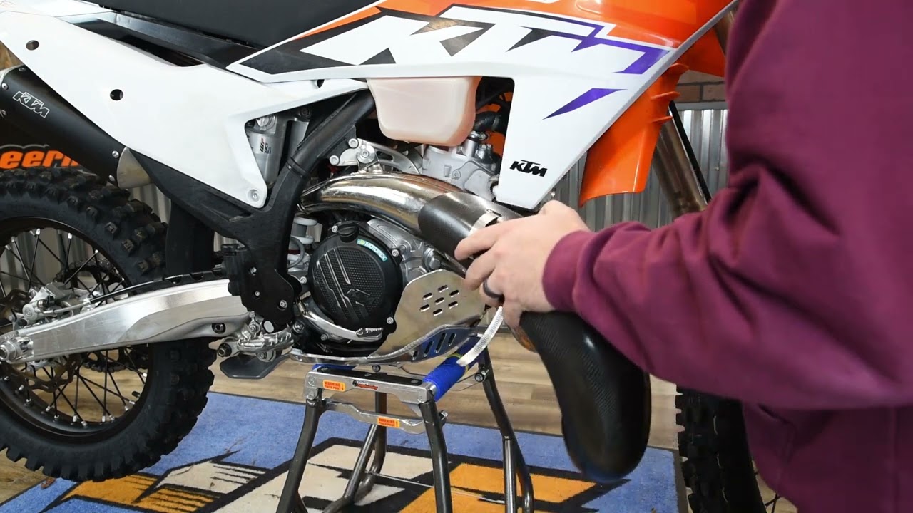 Enduro Engineering KTM/Husqvarna 250/300 TBI Carbon Fiber Pipe Guard 40-1023