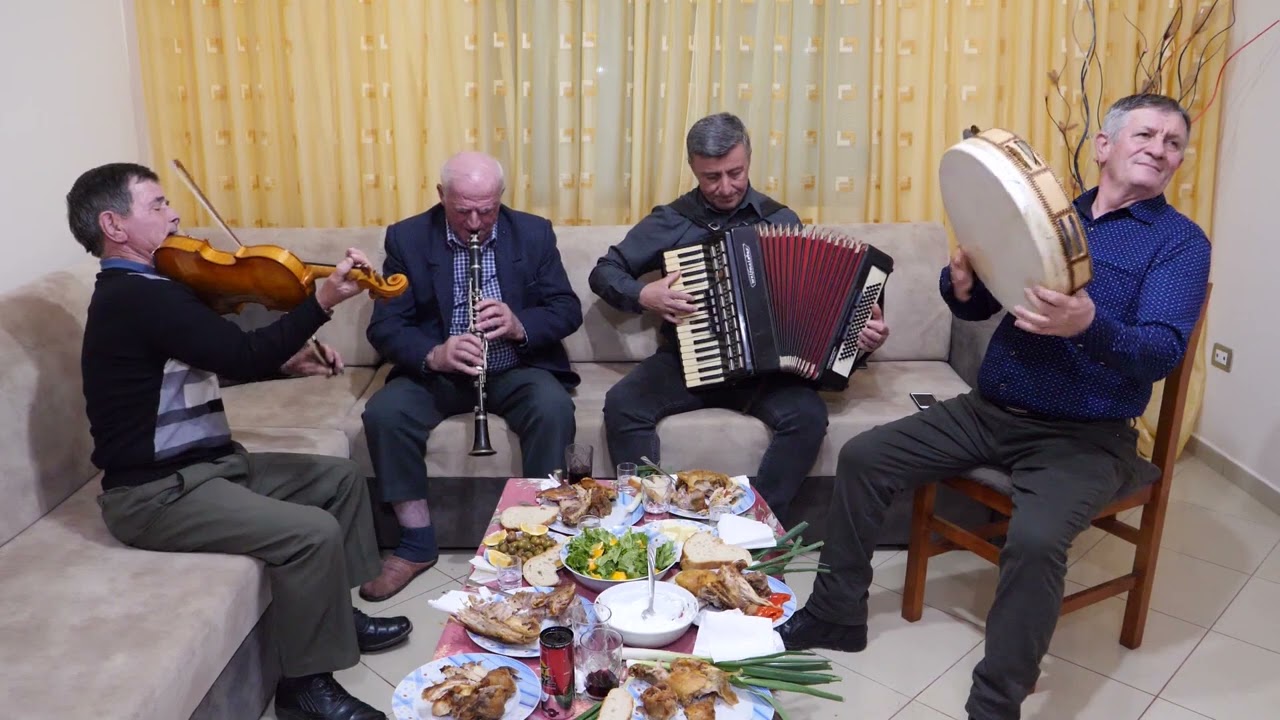 Saze Myzeqare - Kozma Sauli,LLazi Mehillka,Maksim Karroqe,Altin Gjergji - Në bahcen tënde