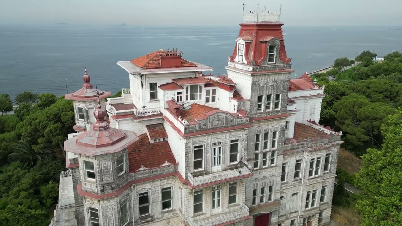Caddebostan Sahili’nin Unutulmaz Mirası Perili Köşk