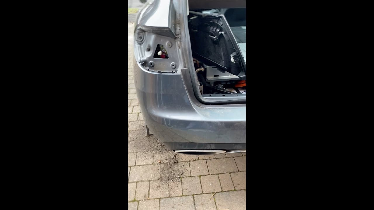 Mercedes C-class (S205) Rear Bumper removal and C350e charging door fix