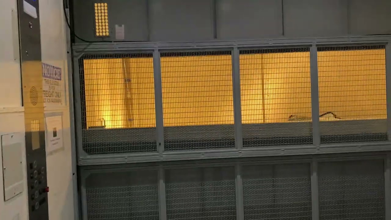 Huge Montgomery Hydraulic Freight Elevator (Unknown Mod) At Meyerson Symphony Center