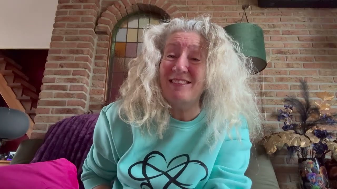 IEMAND KOMT TERUG NAAR HUIS😇  CHECK MIJN TRUI, INFINITY TEKEN DOOR HET HART🫢💖VERGEET GEEN HYPE AJB?