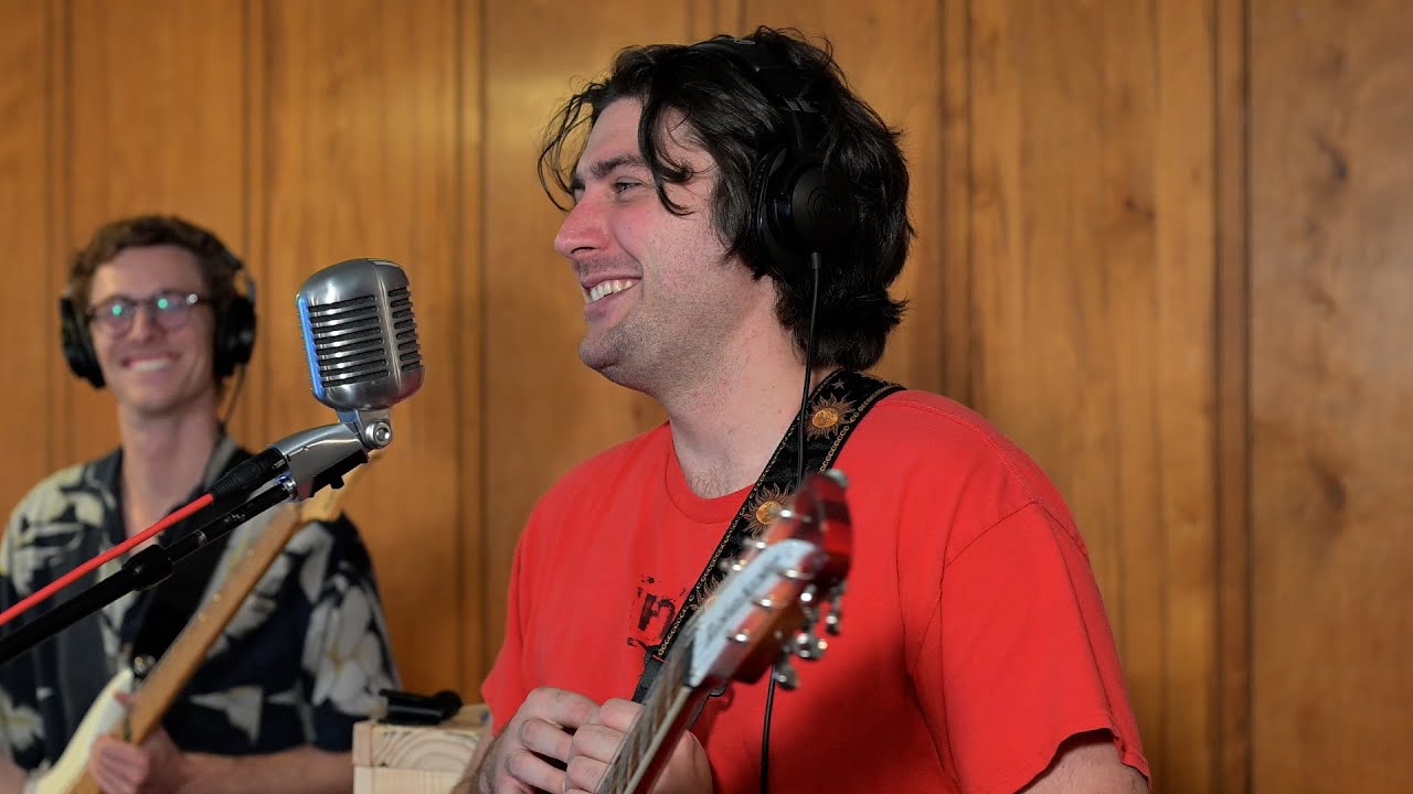 Velvet Meadow - 60's inspired psych, AI diss tracks and an all around good time