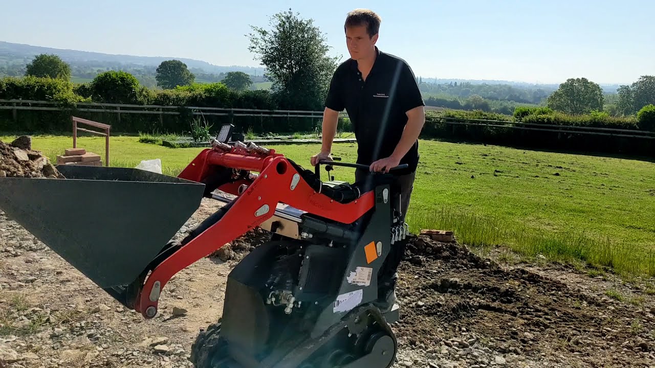 microBull compact loader and 130l bucket