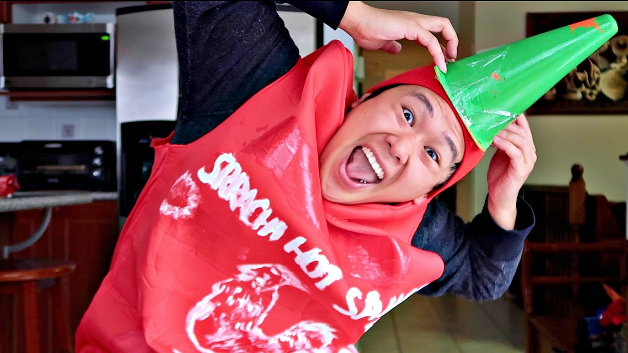 DIY HALLOWEEN SRIRACHA BOTTLE!!!