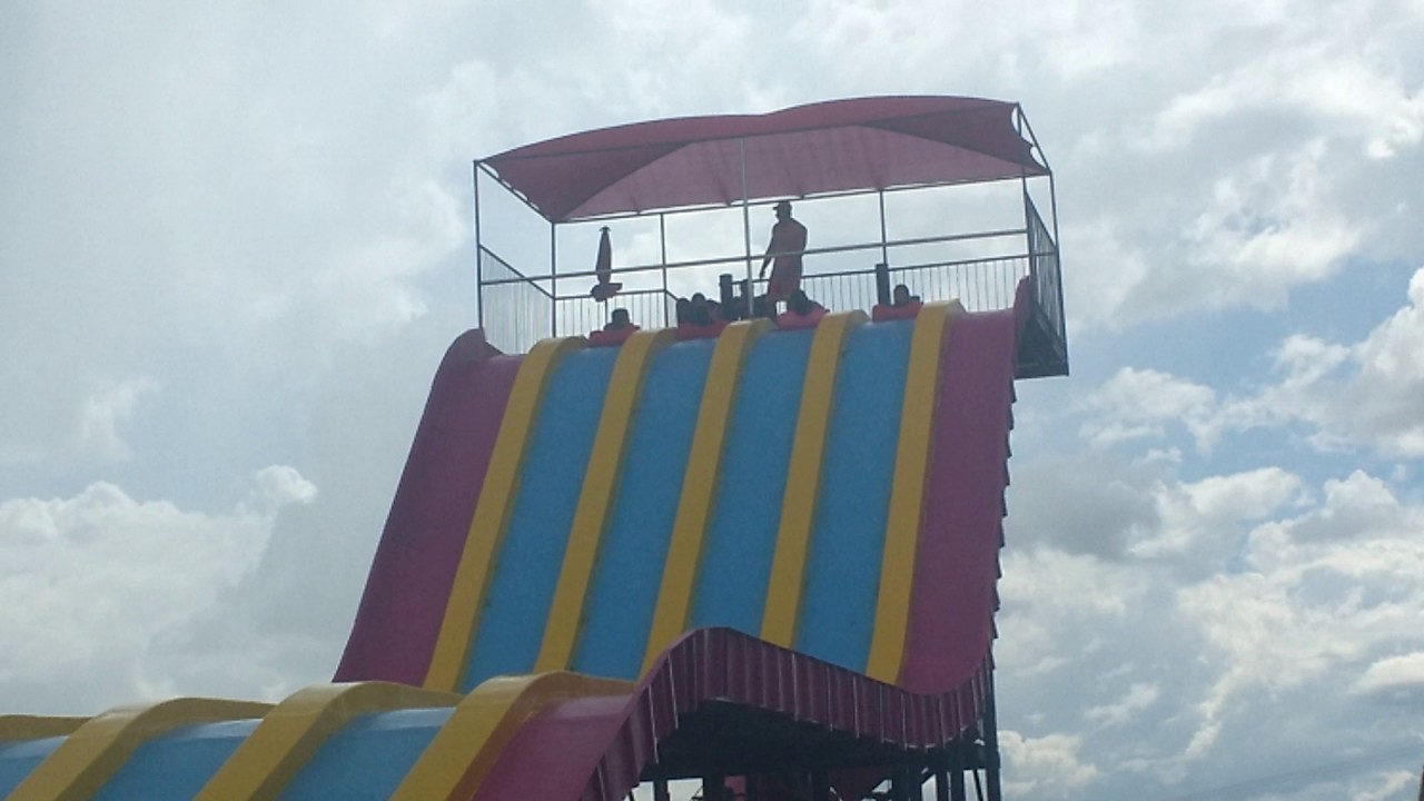 Castelo parque aqu&aacute;tico