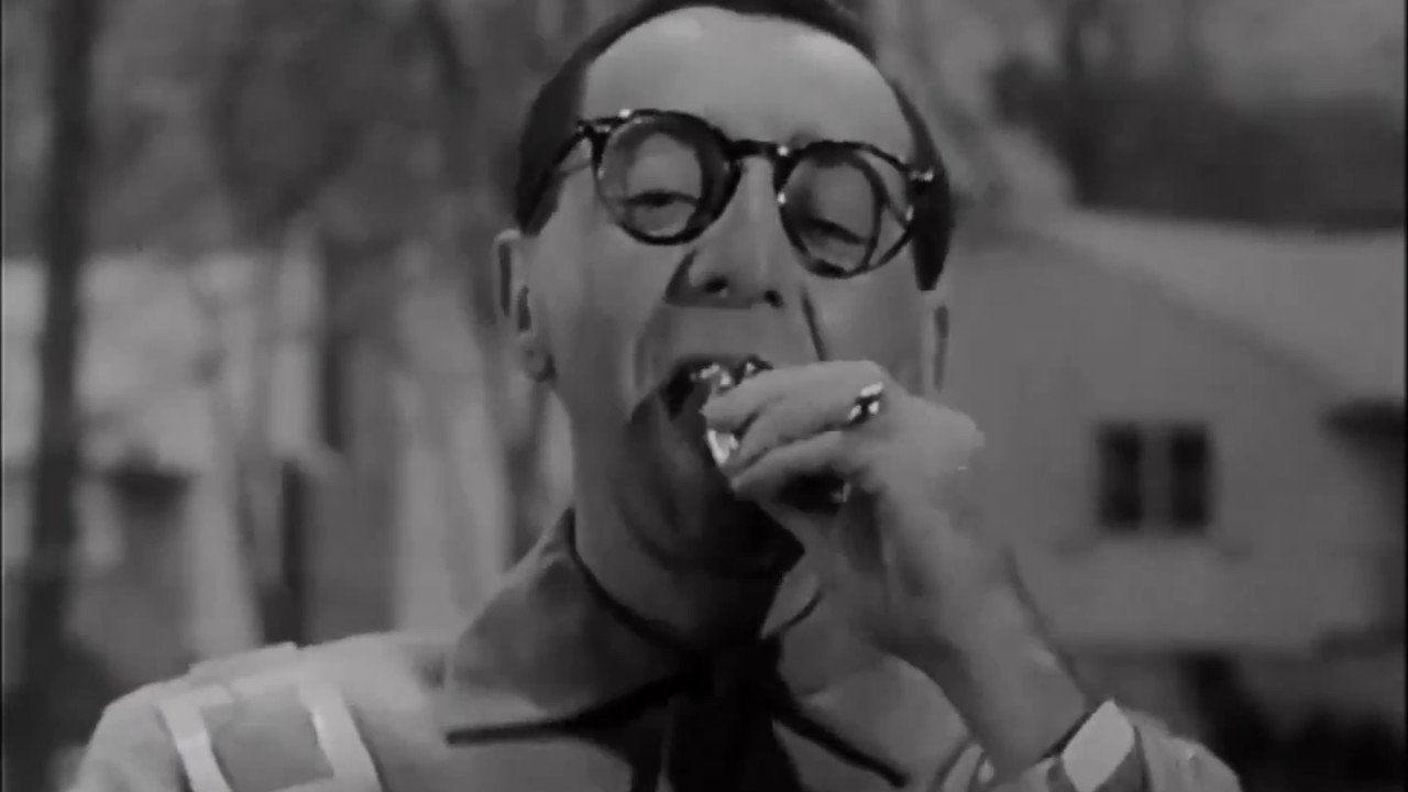 Nestlé Chunky Candy Bar What A Chunk Of Chocolate 1955 TV Commercial HD