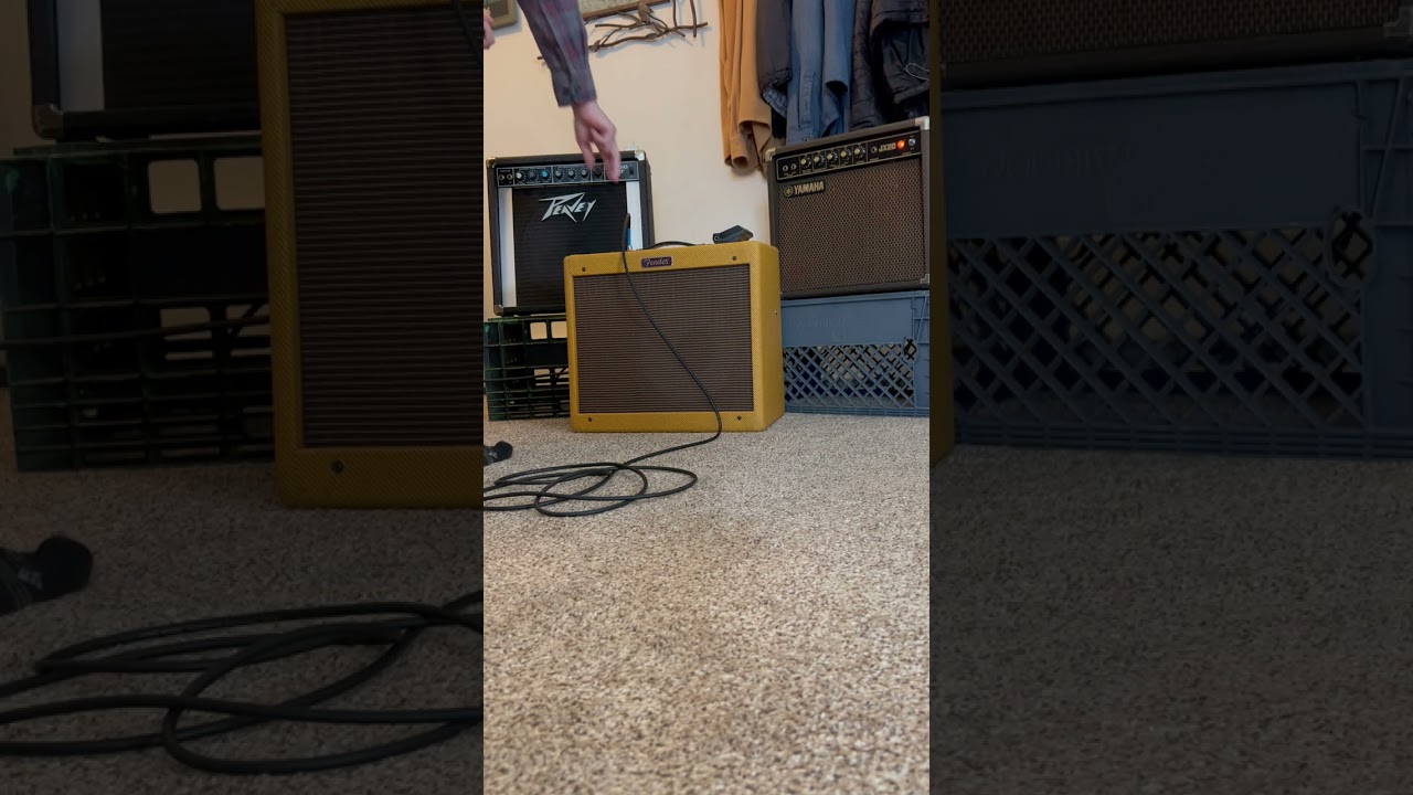 Fender Blues Jr IV Vs Peavey Studio Pro 40 Vs Yamaha JX20