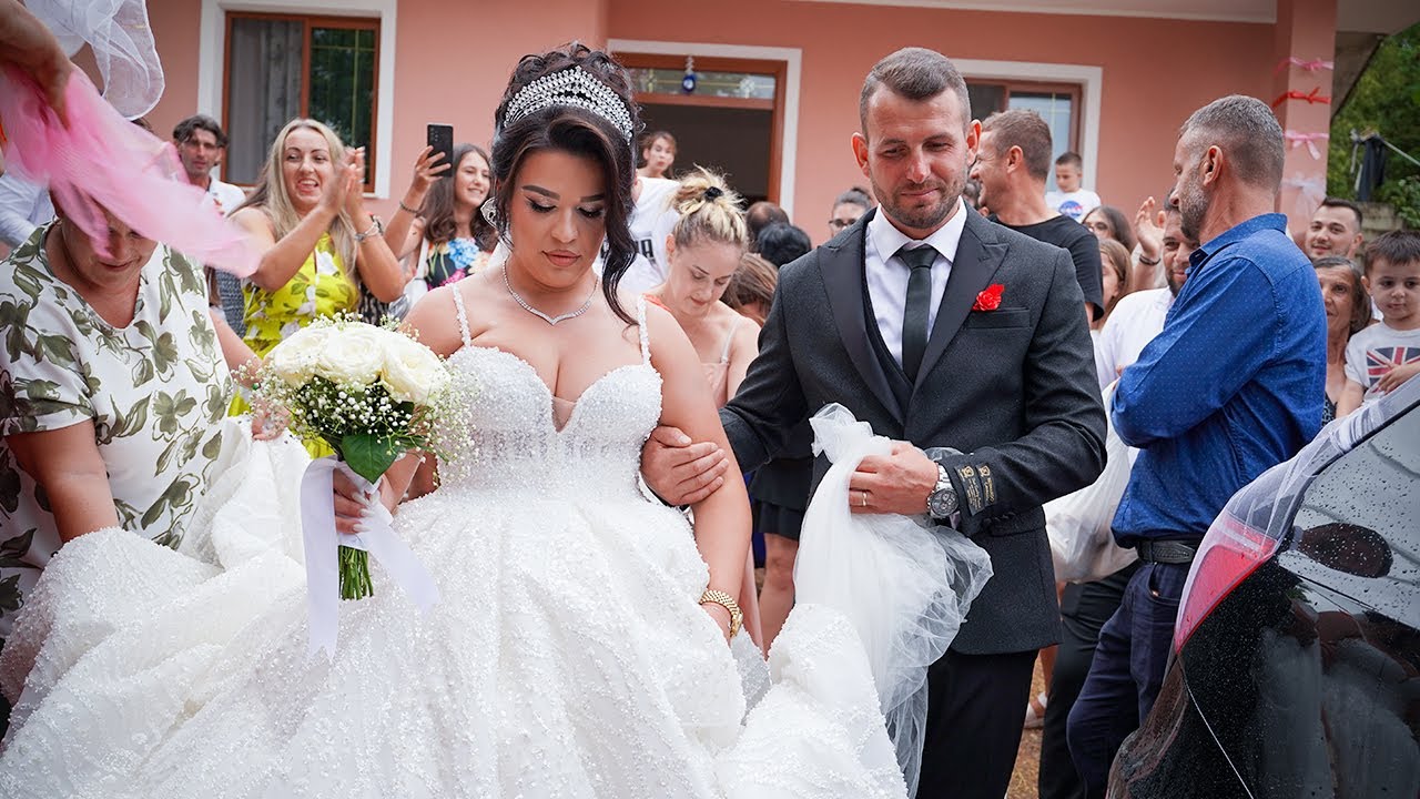 Familja Celislami percjell vajzen e tyre | Studio iBEG4 |