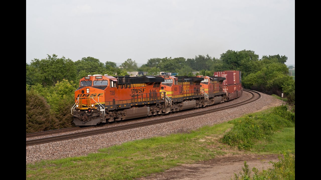 HiDef: High Speed and Searchlights on the BNSF Chillicothe Subdivision