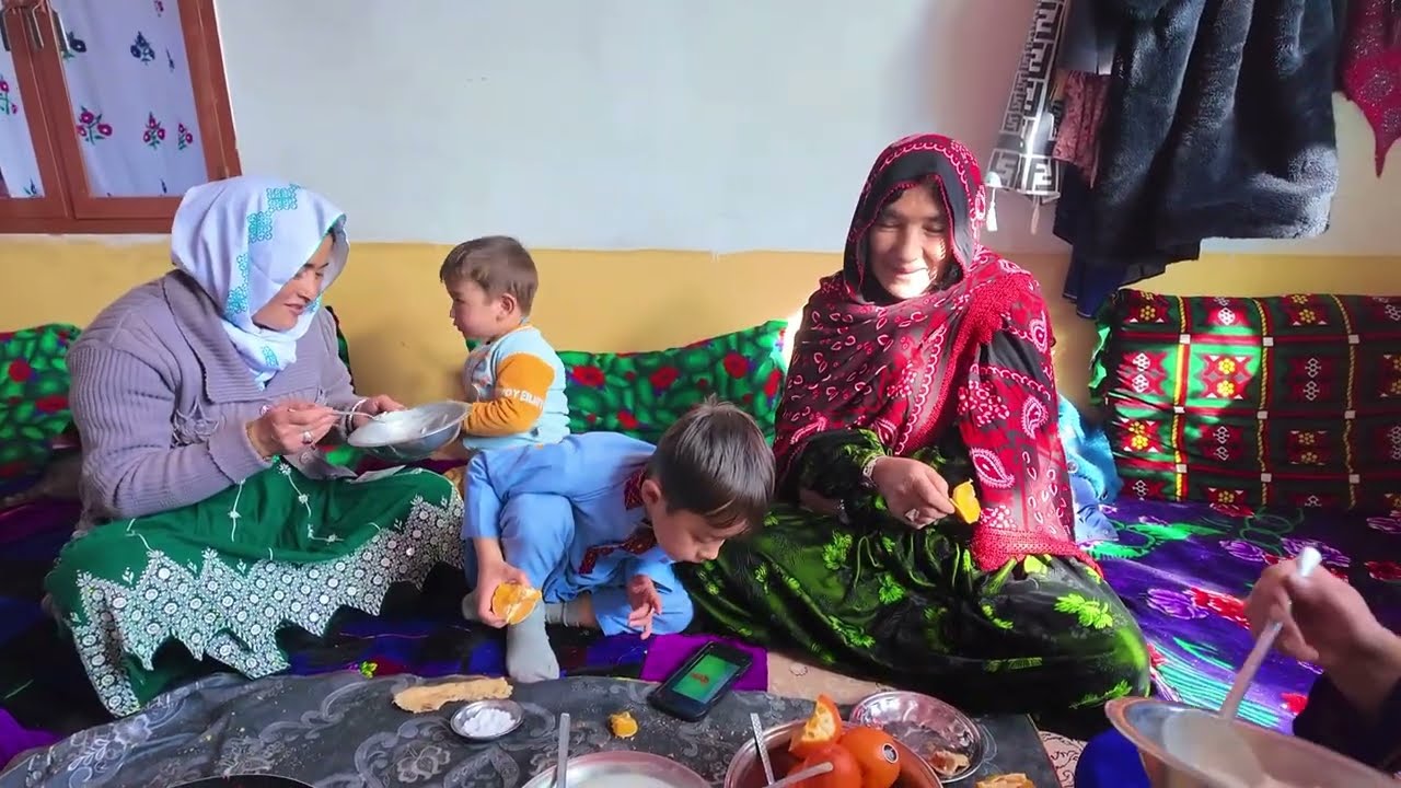 حضور پر محبت مادر مهربان و رقیه خانم و تبریکی بمناسبت سالگرد ازدواج شان 🤩بسته کمکی برای.  