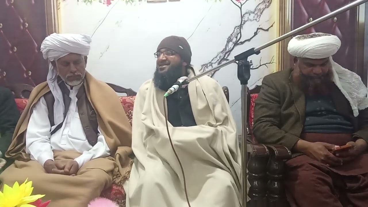 ماہانہ گیارہویں شریف کا پروگرام پیر عرفان سیفی صاحب کے گھر منعقد کیا گیا
