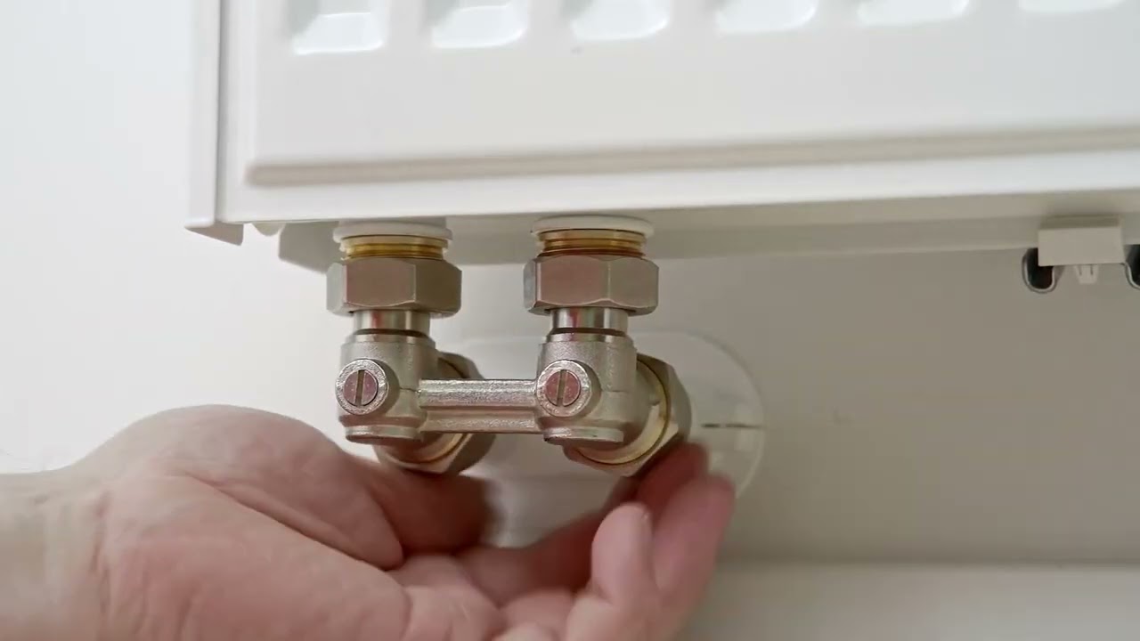 React™ RA click. Installation of radiator set with built-in valve and H-piece in angle version DN15