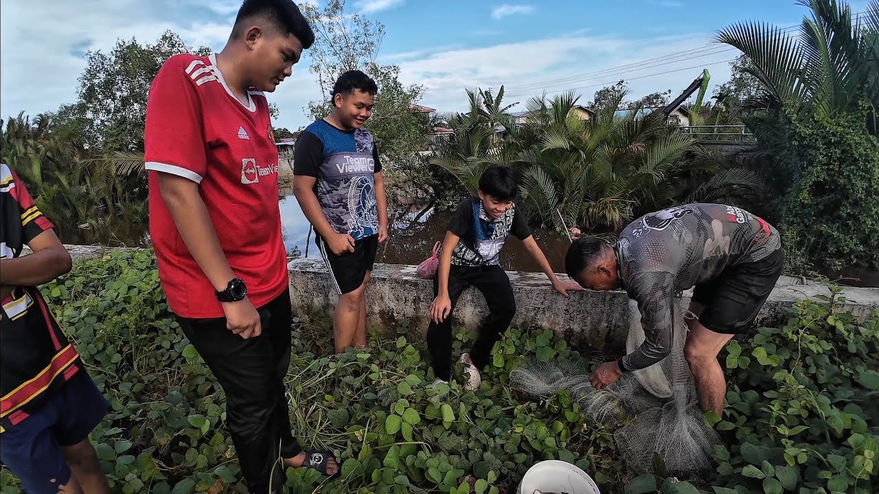 MENJALA DI SUNGAI SAMPUN DEPAN RUMAH JER//REZEKI DAPAT UDANG 2KG DAN IKAN DEPONG//NANG HEBAT