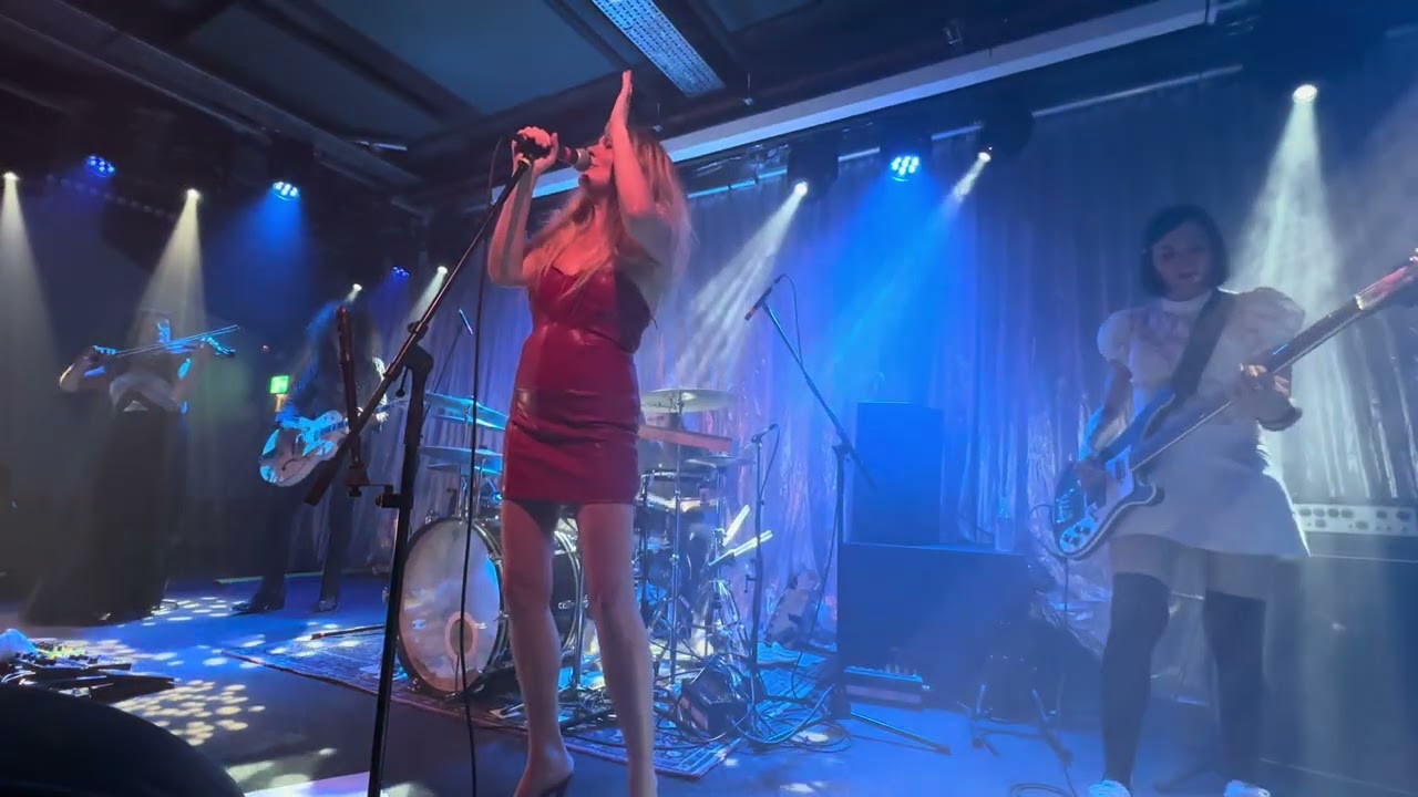 Miranda Sex Garden - 'Cut' live