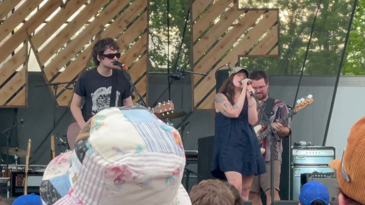 MJ Lenderman - She's Leaving you Ft Katie Crutchfield (Nelsonville Music Festival)