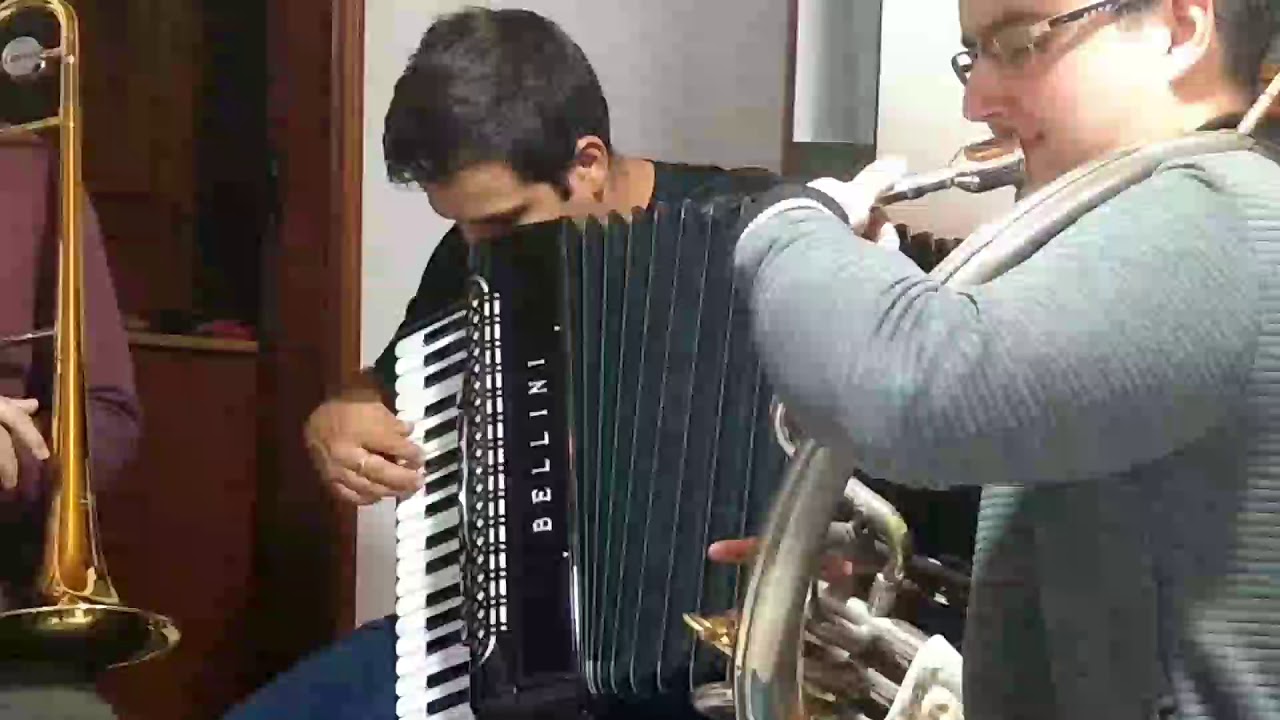DEUS VISITA CLARINETISTA, ACORDEON CHORA