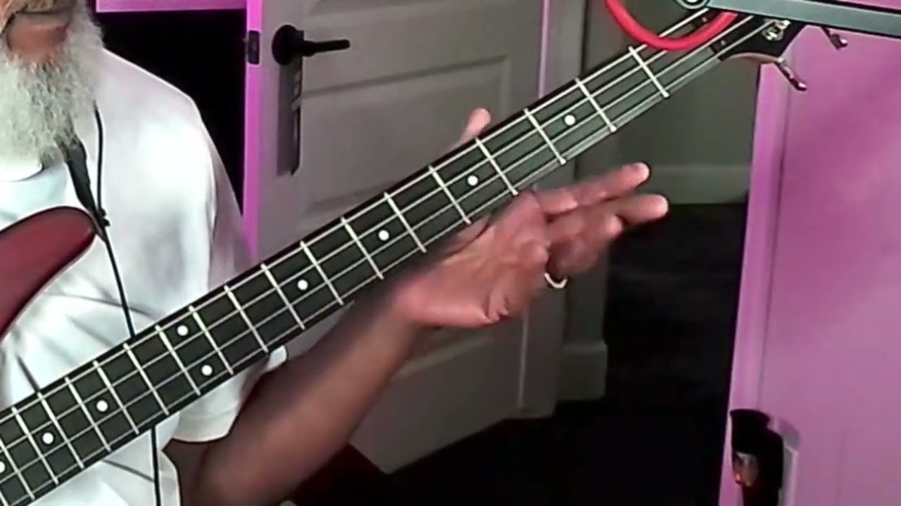 Easy Bassline Tutorial(Welcome To Jamrock)Damian Marley
