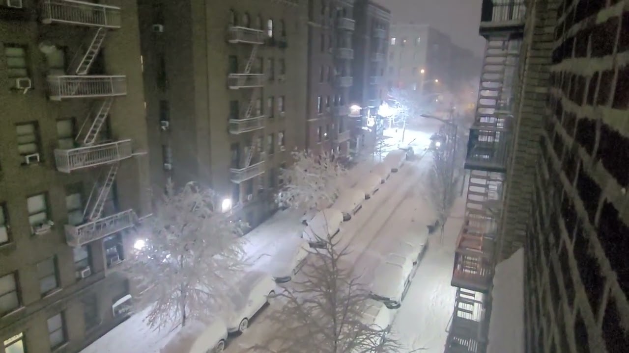 The beautiful snow is here in Washington Heights, NYC.