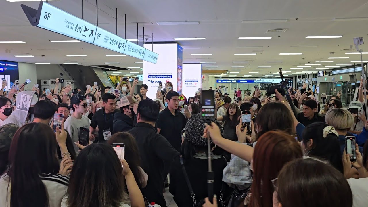 Enhypen 엔하이픈 エンハイプン Arrival Chaos at Incheon Airport 250726