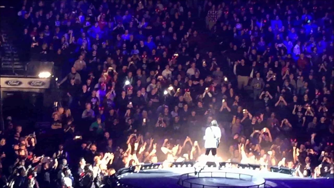 Angus Young Guitar Solo: Dallas Texas