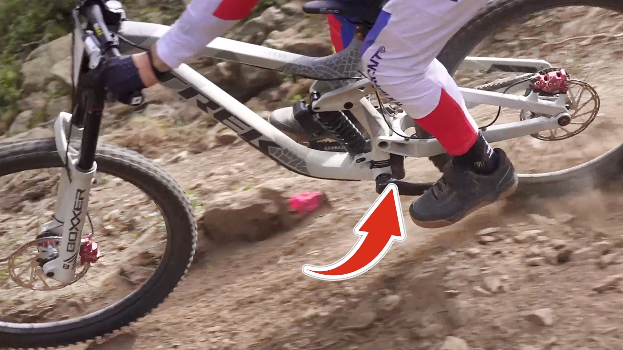 Amazing WORLD CHAMPS Downhill Bikes in ACTION