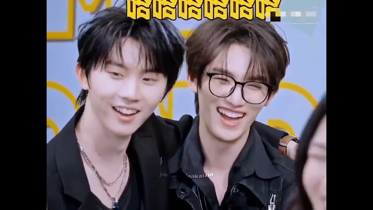 [TNT时代少年团]揽肩与背后抱，没有不把手放在兄弟身上的义务#马嘉祺 #丁程鑫 #宋亚轩 #刘耀文 #张真源 #严浩翔 #贺峻霖 #時代少年團 