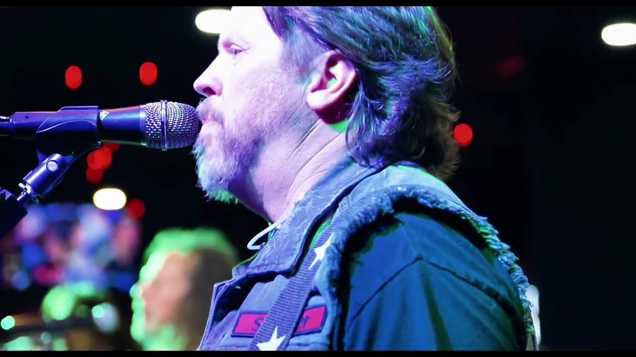 Midnight Blue - Lou Gramm & Foreigner Tribute Band.