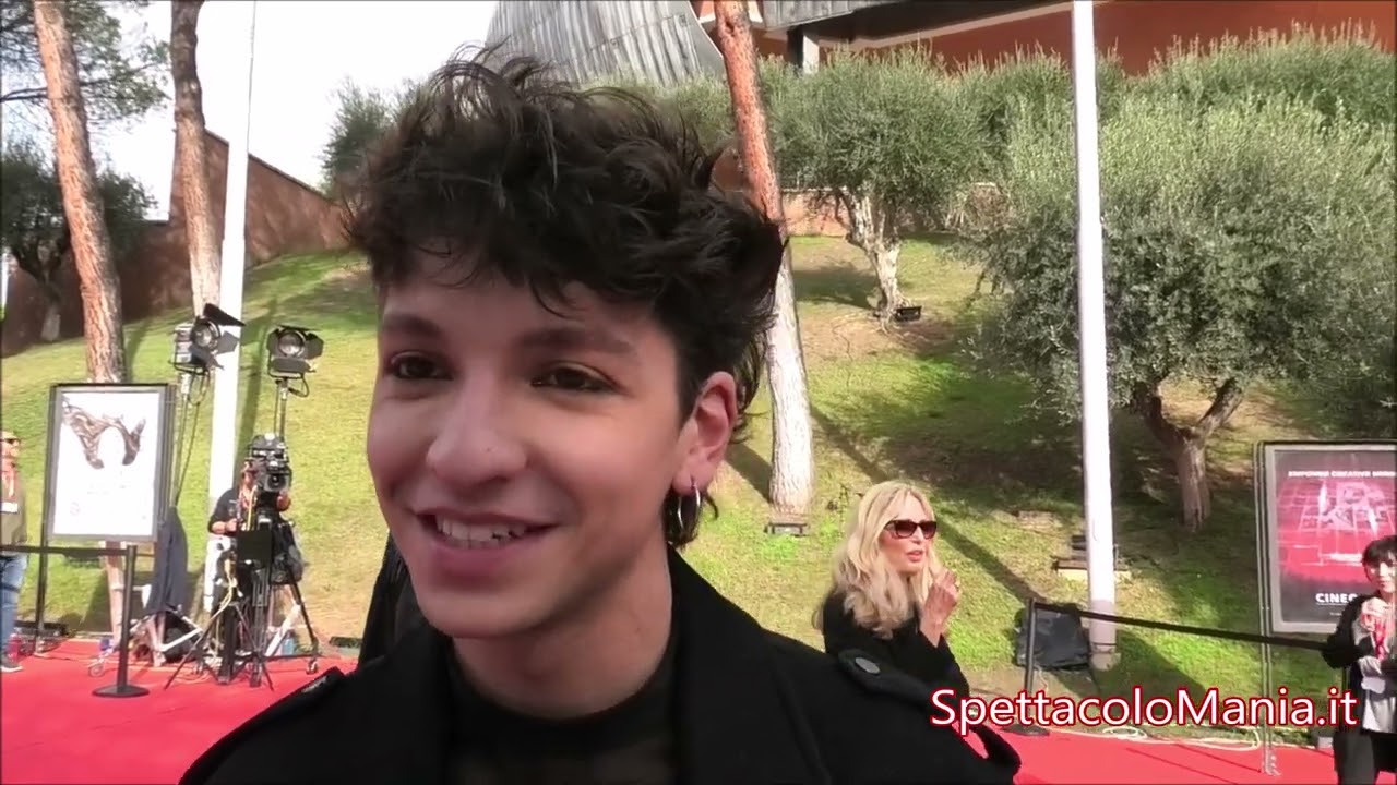 Videointervista a Luigi Strangis sul red carpet de 'Il talento di mister Crocodile'